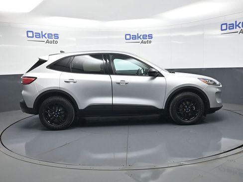 Used 2020 Ford Escape SE Sport image 9