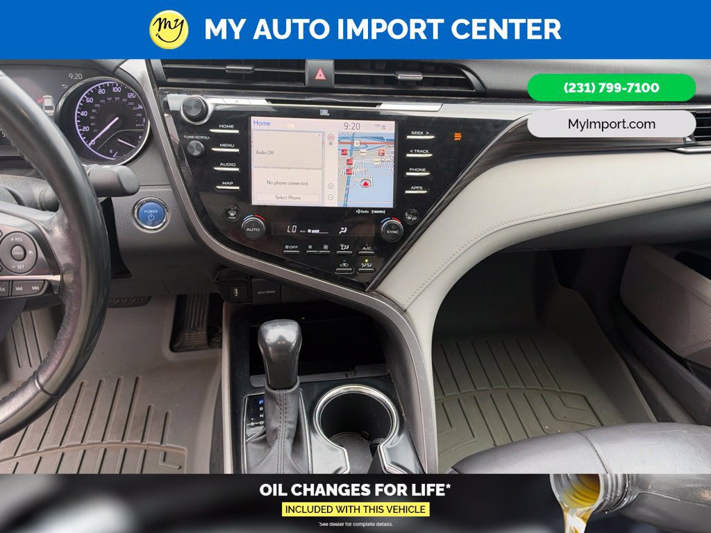 Used 2020 Toyota Camry XLE w/ Sunroof Package FWD image 18