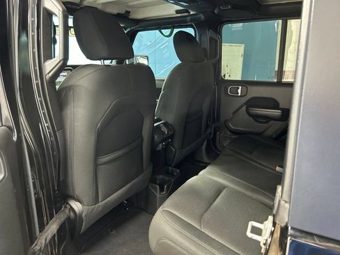 Used 2021 Jeep Wrangler Unlimited Sport AWD/4WD image 32