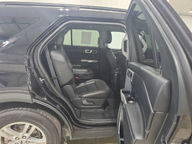 Used 2024 Ford Explorer XLT w/ Equipment Group 202A AWD/4WD image 28