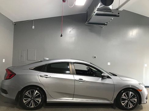 Used 2016 Honda Civic EX-L image 2