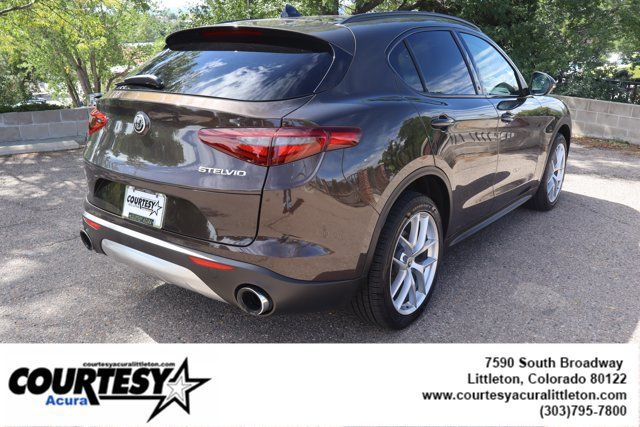 Used 2018 Alfa Romeo Stelvio Sport w/ Quick Order Package 22J Sport AWD/4WD image 6