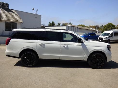 New 2026 Ford Expedition Max Platinum w/ Stealth Performance Package AWD/4WD image 2