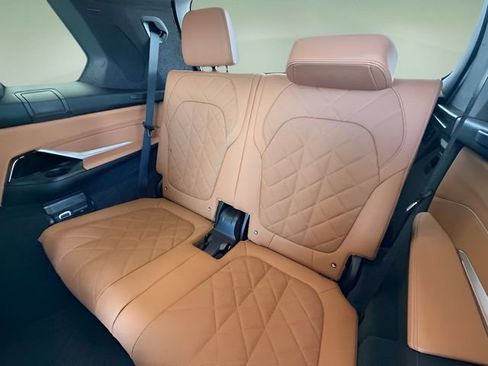 Certified 2023 BMW X7 xDrive40i w/ M Sport Package image 34