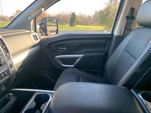 Used 2018 Nissan Titan PRO-4X image 24