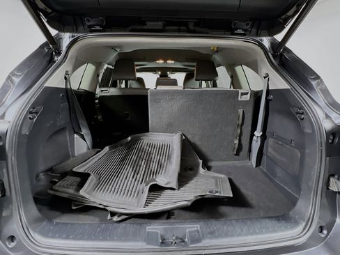 Used 2021 Toyota Highlander XLE image 34