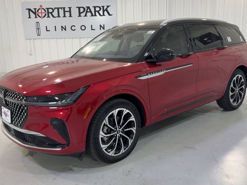 New 2026 Lincoln Nautilus Reserve image 5