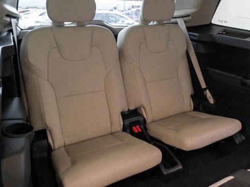Used 2019 Volvo XC90 T5 Momentum image 42