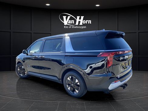 New 2026 Kia Carnival LXS FWD image 5