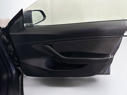 Used 2020 Tesla Model 3 Long Range image 32