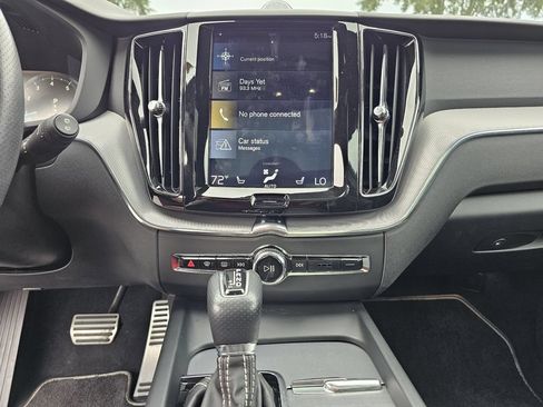 Used 2018 Volvo XC60 T6 R-Design w/ Convenience Package AWD/4WD image 20