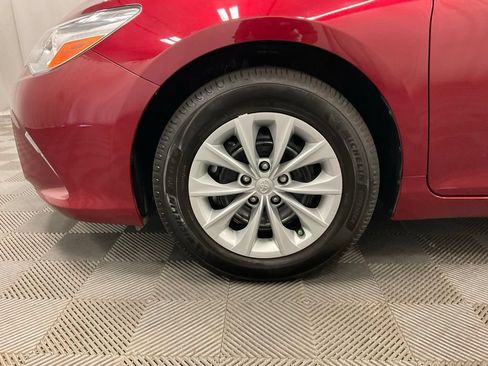 Used 2016 Toyota Camry LE FWD image 13