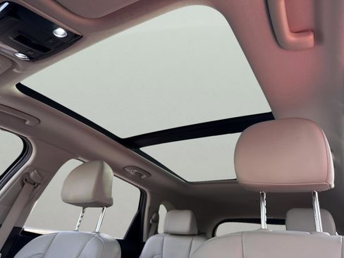 Certified 2022 Kia Sorento EX w/ Panoramic Sunroof Package FWD image 13
