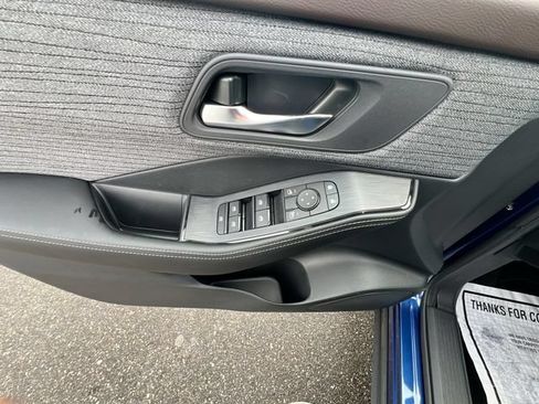 Used 2023 Nissan Rogue SV AWD/4WD image 13