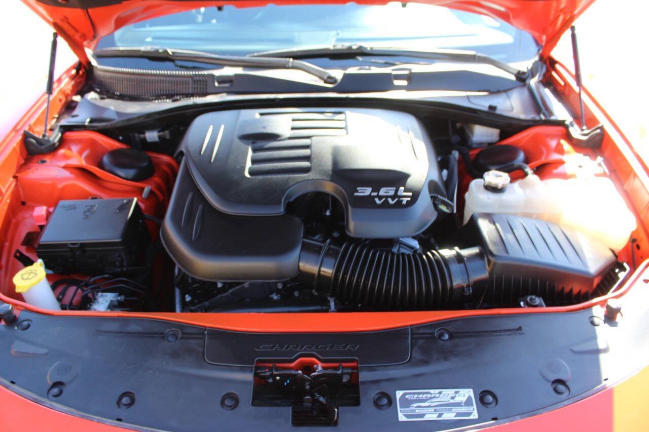 Used 2023 Dodge Charger SXT w/ Plus Group RWD image 8