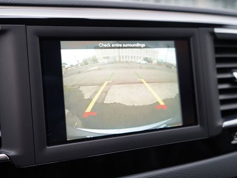 Used 2021 Chrysler Voyager Lxi FWD image 22