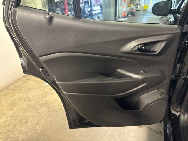 Used 2025 Chevrolet Trax LT FWD image 26