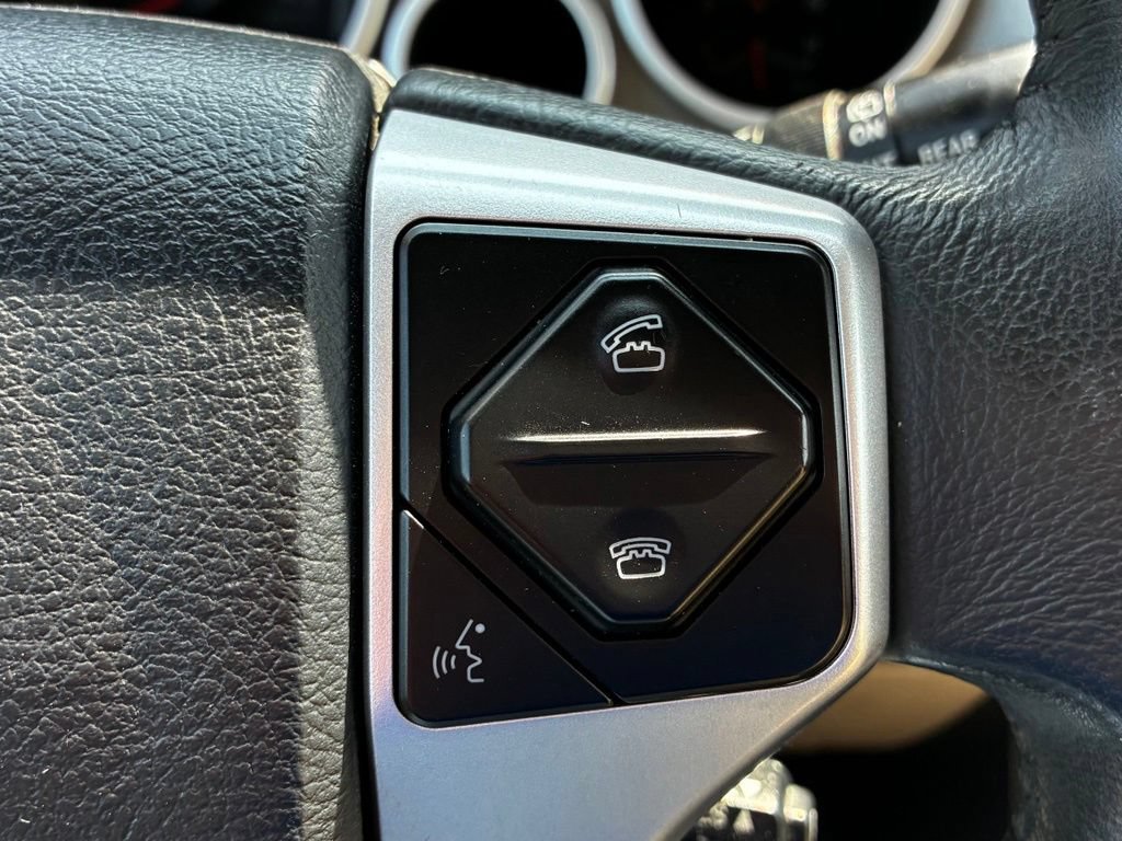 Used 2017 Toyota Sequoia SR5 AWD/4WD image 17