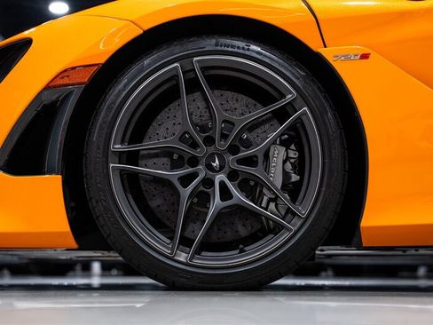 Used 2019 McLaren 720S Performance RWD image 12