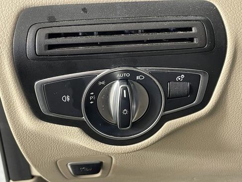 Used 2018 Mercedes-Benz GLC 300 4MATIC image 15