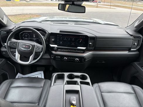 Used 2025 GMC Sierra 1500 SLT image 25