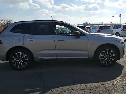 Used 2025 Volvo XC60 B5 Plus image 9