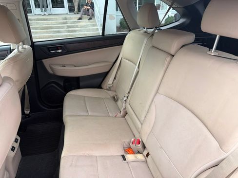 Used 2017 Subaru Outback 2.5i Limited AWD/4WD image 11