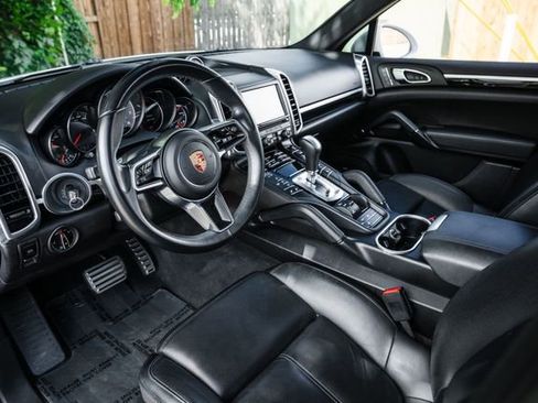 Used 2015 Porsche Cayenne S AWD/4WD image 2