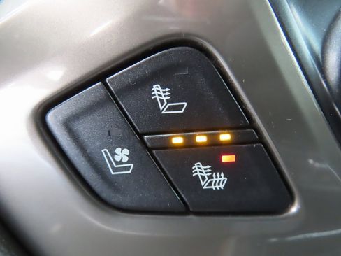 Used 2018 Chevrolet Silverado 1500 High Country image 9