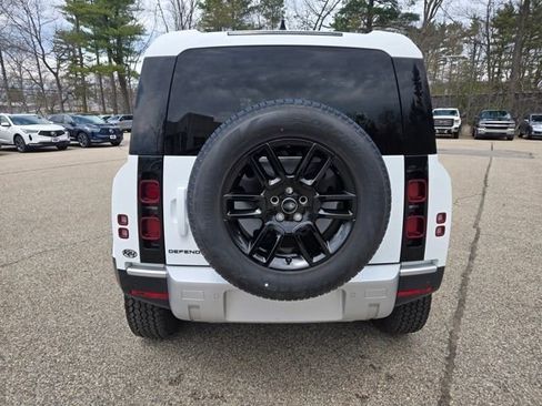Used 2025 Land Rover Defender 110 S AWD/4WD image 4