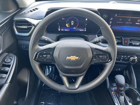 Used 2025 Chevrolet TrailBlazer LT image 24