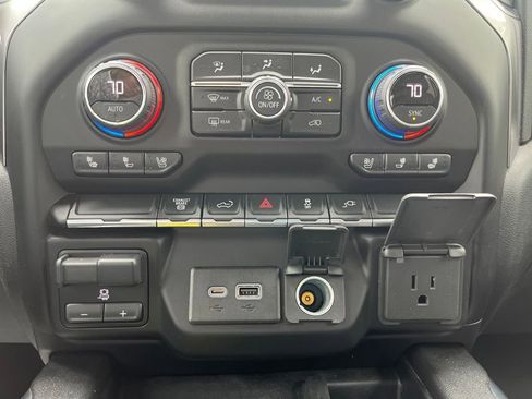 Used 2020 Chevrolet Silverado 2500 LTZ w/ LTZ Convenience Package AWD/4WD image 23