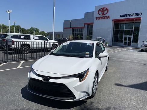 Used 2023 Toyota Corolla LE FWD image 4