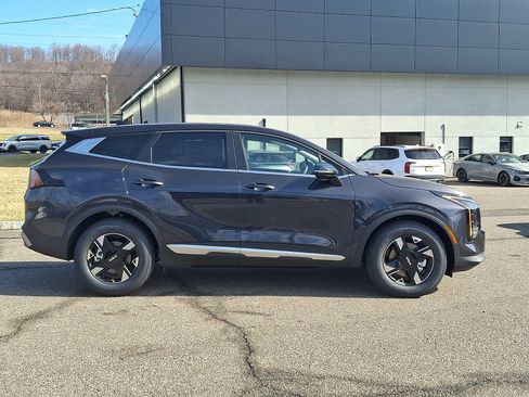 New 2026 Kia Sportage LX image 7