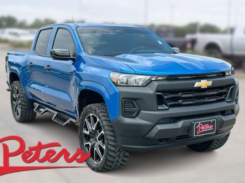 Used 2024 Chevrolet Colorado W/T w/ WT Convenience Package II AWD/4WD image 1