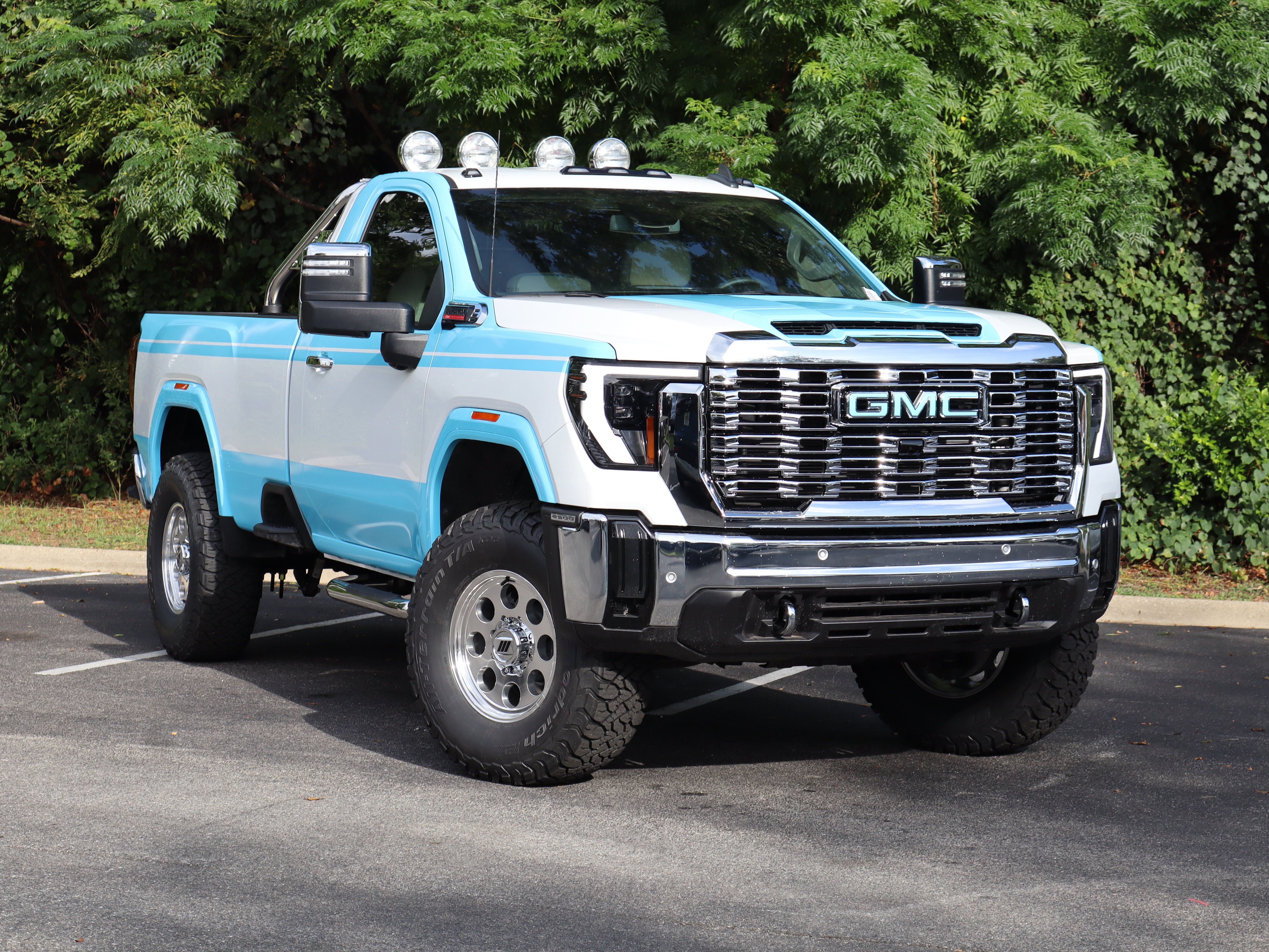 New 2025 GMC Sierra 2500 Pro w/ 1SA Pro Safety Plus Package AWD/4WD image 2