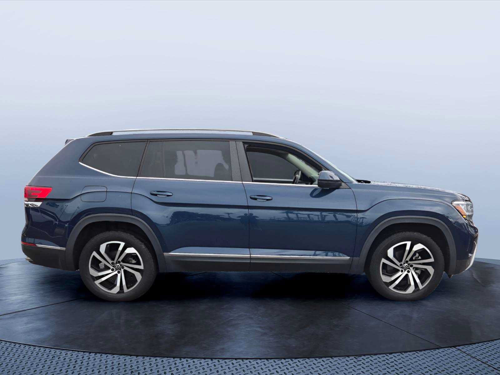 Used 2022 Volkswagen Atlas SEL AWD/4WD image 3