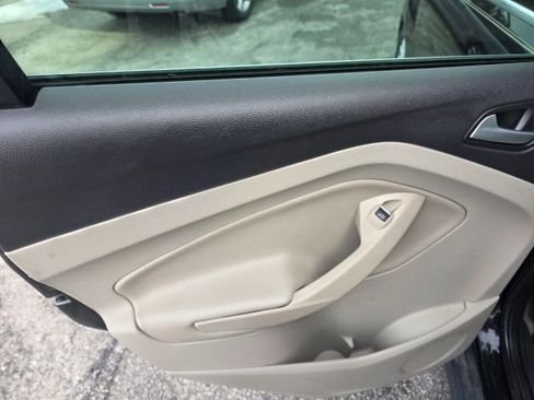 Used 2013 Ford C-MAX SEL image 16