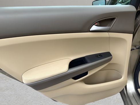 Used 2010 Honda Accord LX-P image 24