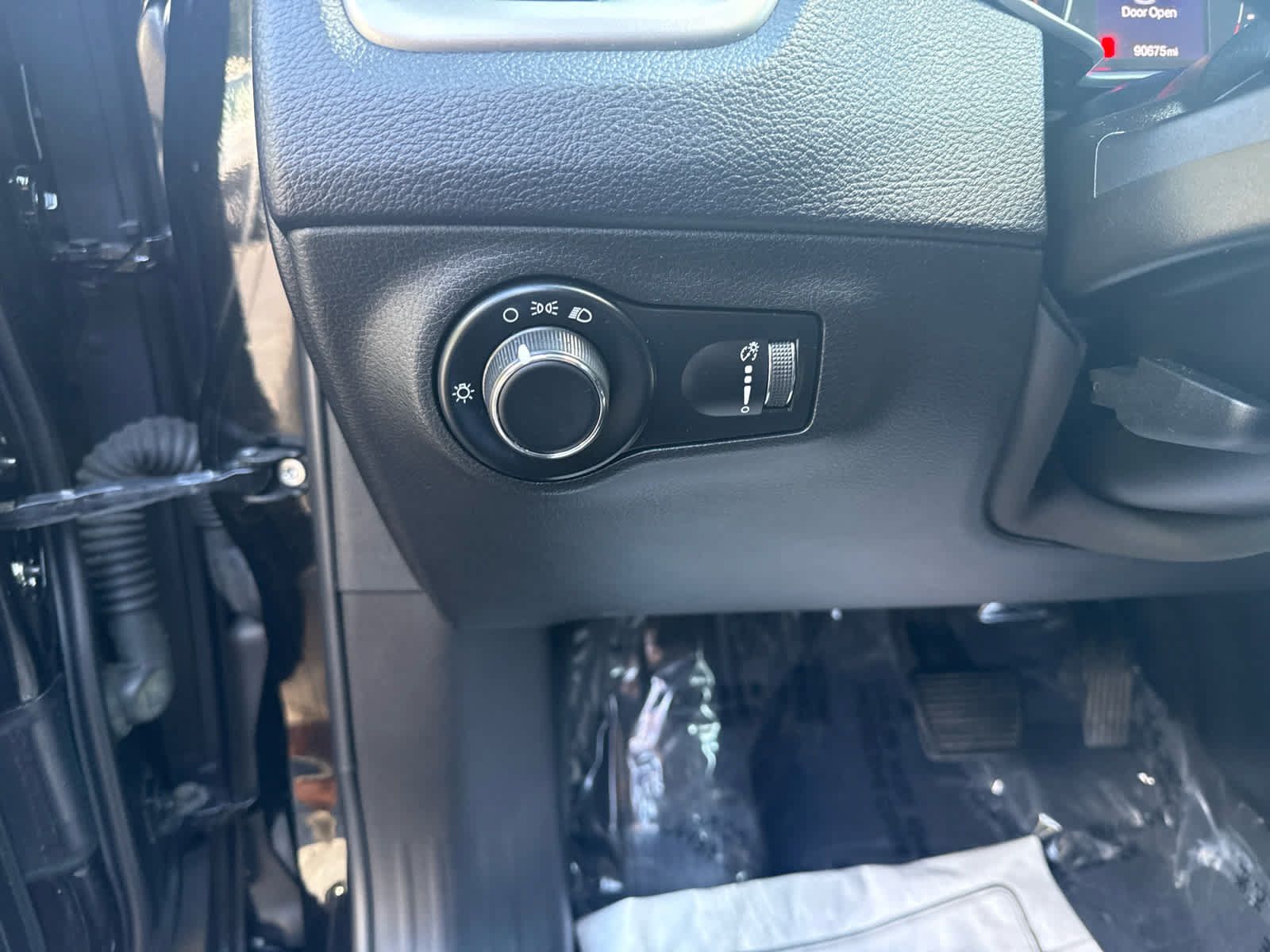 Used 2017 Jeep Compass Sport w/ Cold Weather Group AWD/4WD image 11