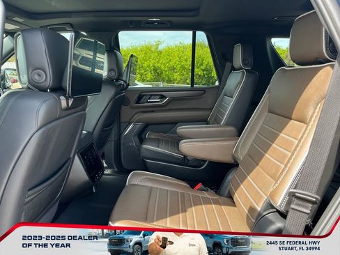 Used 2025 GMC Yukon Denali Ultimate image 11