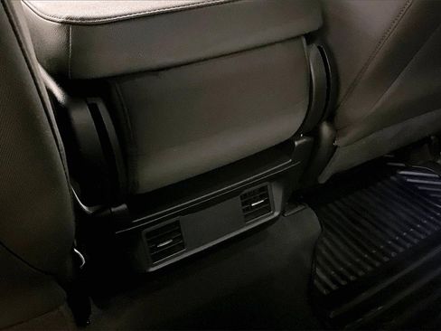 Used 2024 Chevrolet Silverado 2500 Custom image 11