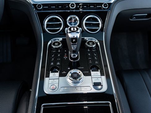 Used 2022 Bentley Continental GT image 33