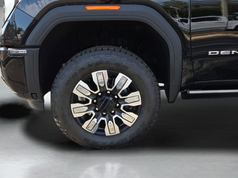 New 2026 GMC Sierra 3500 Denali w/ Denali Reserve Package AWD/4WD image 9