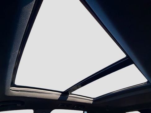 Used 2025 Cadillac XT6 Luxury image 29