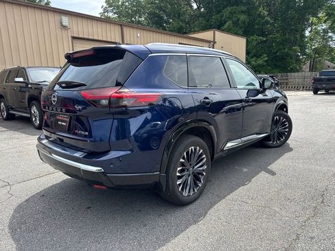 Used 2024 Nissan Rogue Platinum FWD image 3