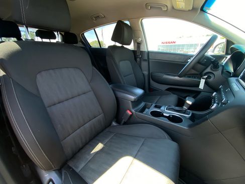 Used 2020 Kia Sportage LX AWD/4WD image 13