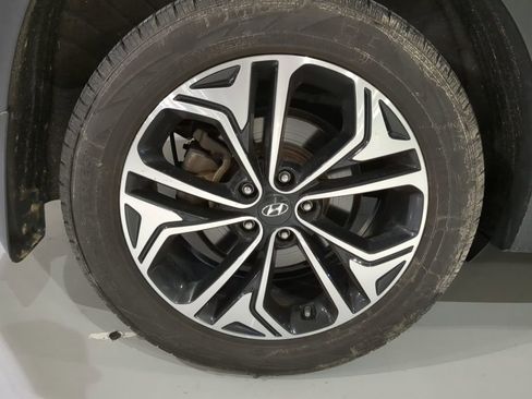 Used 2019 Hyundai Santa Fe Limited image 7