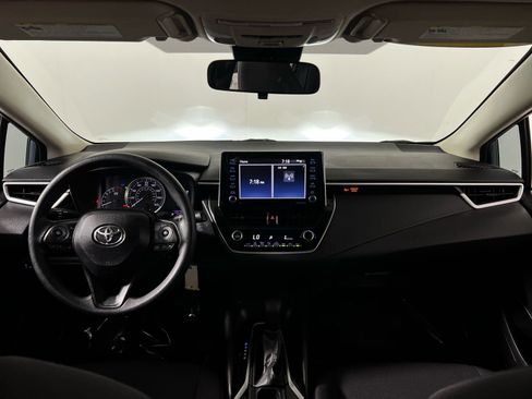Used 2021 Toyota Corolla LE image 18
