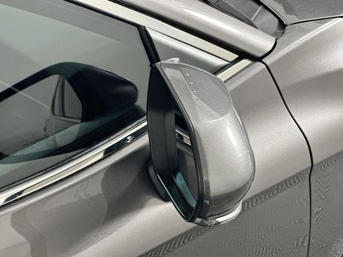 Used 2023 Toyota Camry SE image 10